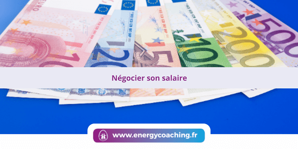 Billets d'euros pour négocier son salaire pendant un entretien