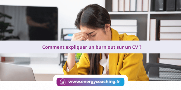 Femme stressée suite à un burn out pour l'expliquer sur un CV